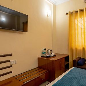 Deluxe Double Room Shower